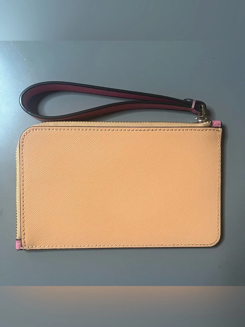 Kate Spade New York Saffiano Leather Zip Wristlet Two-Tone Coral & Orange EUC